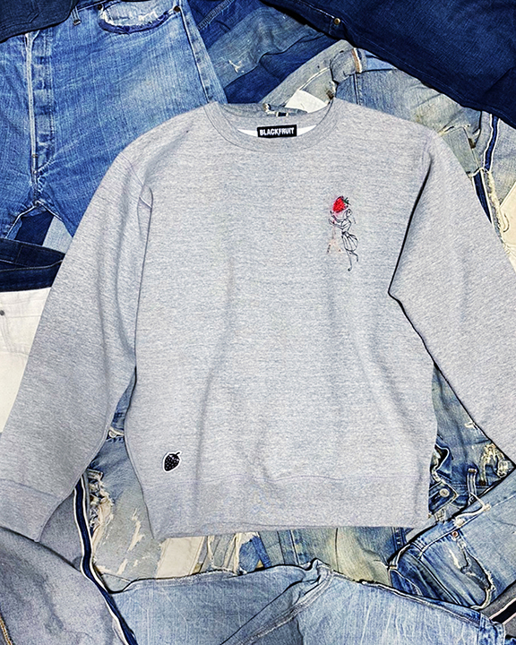 STRAWBERRY IN PARIS SWEATSHIRT