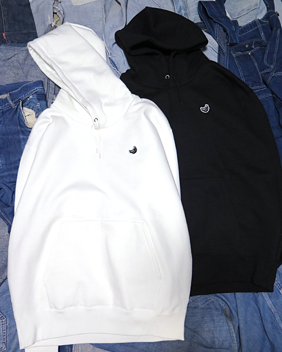 ONE-POINT EMBLEMED BANANA HOODIE