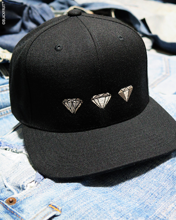3 DIAMOND EMBROIDERED FLAT VISOR CAP